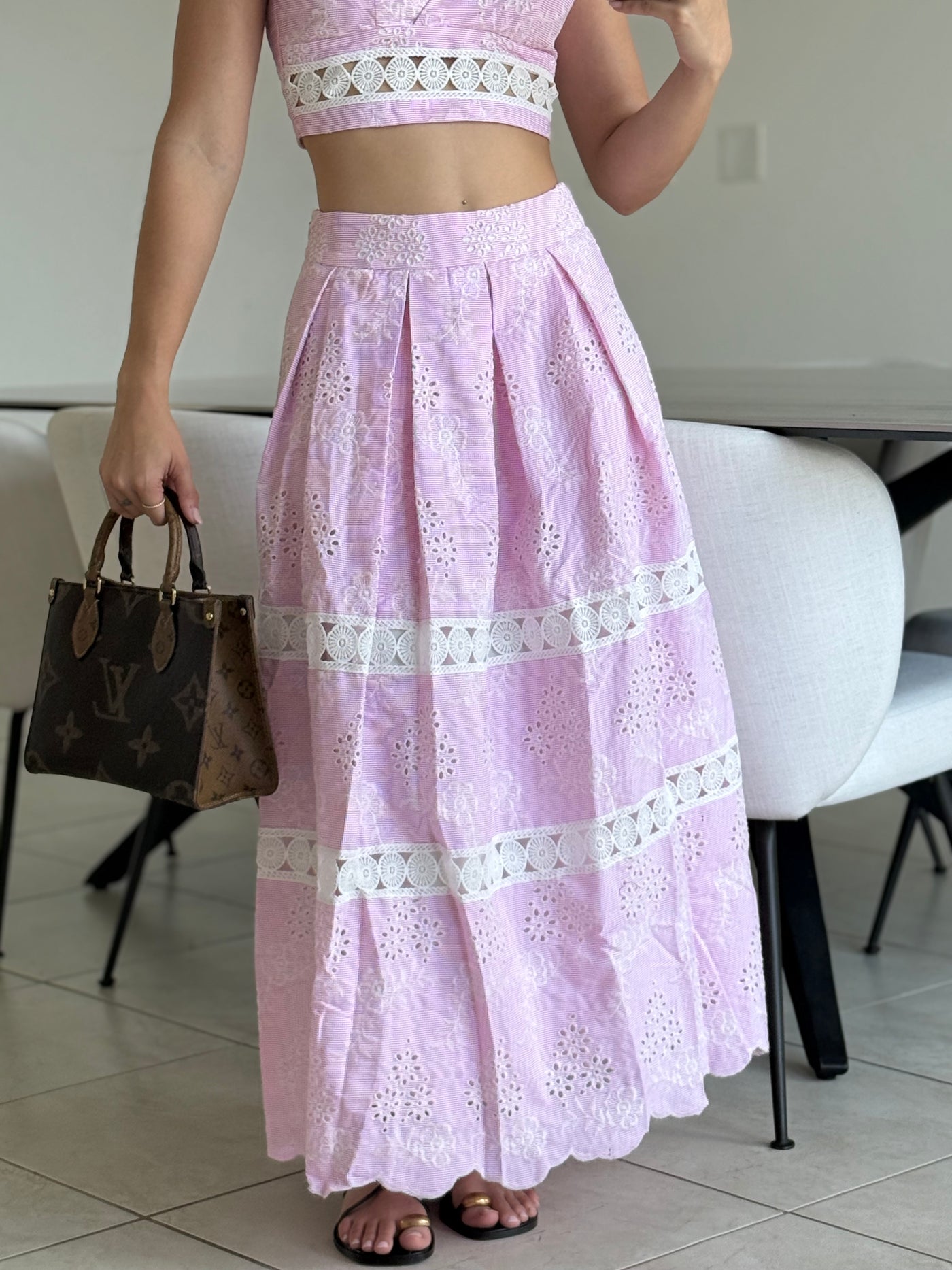 Eyelet Embroidery Set                    PREMIUM COLLECTION