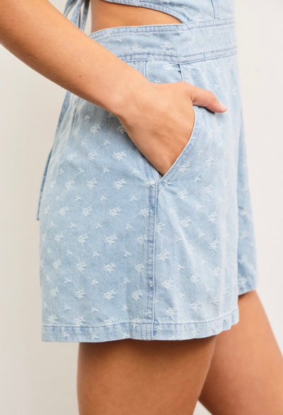 Open Back Cross Tied Denim
Romper PREORDER 01/12/25 Aprox